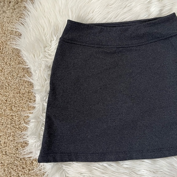 {Athleta} Sweet Sport Skort in Heathered Gray - Women's XS - Picture 3 of 12